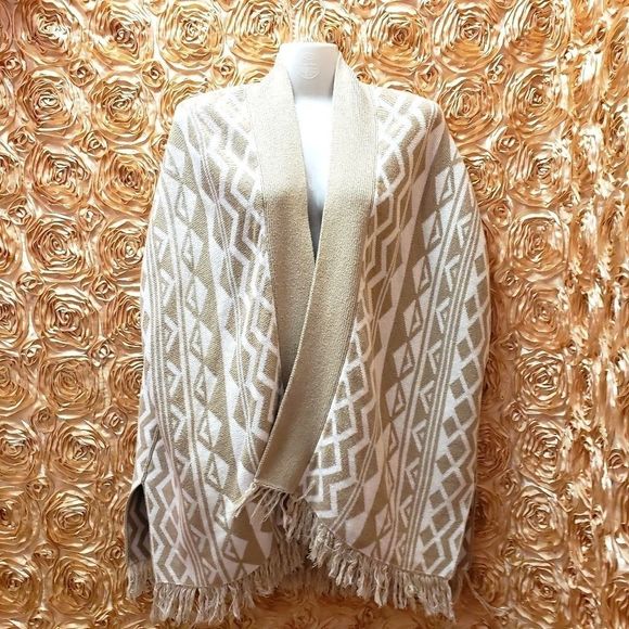 OLD ๐ค๐ NAVY Beige and White Shawl Poncho Size M/L - Picture 1 of 10